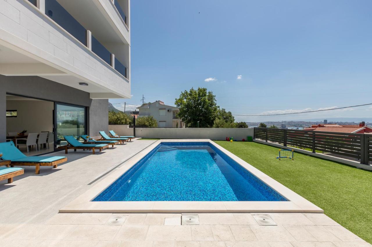Luxury Villa La Nonna Ana - Heated Pool, Sea View, Near Split Kaštela Extérieur photo