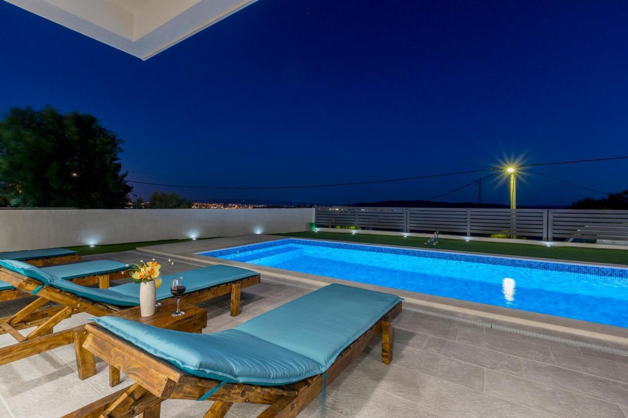 Luxury Villa La Nonna Ana - Heated Pool, Sea View, Near Split Kaštela Extérieur photo